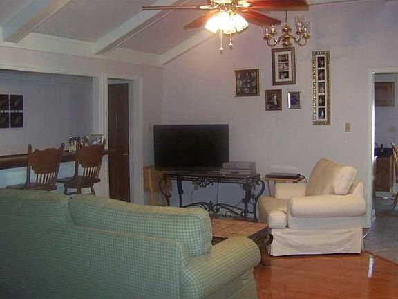 2nd image of 14 Myrtle Hill Dr