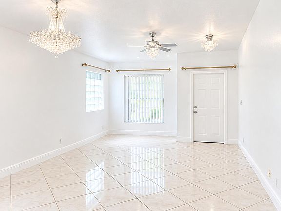 4th image of 2106 Little Torch St
