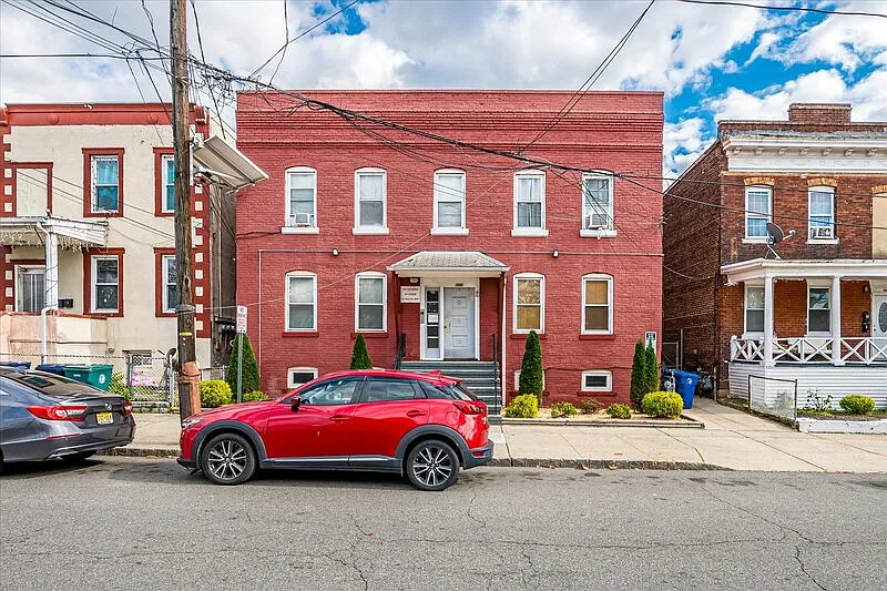 200 Grant St #4