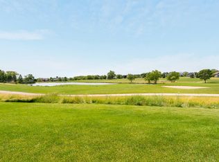 365 Foxwood Trl, Lake Geneva, WI