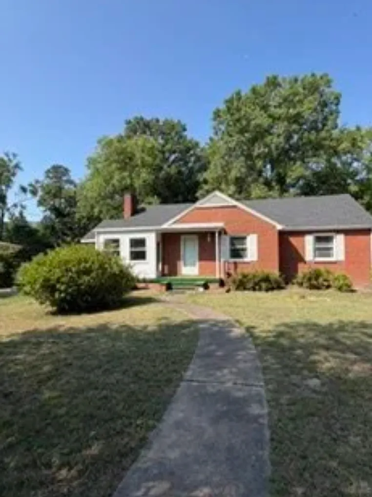 3 bed, 1775 sqft, $1,950 — Photo 1