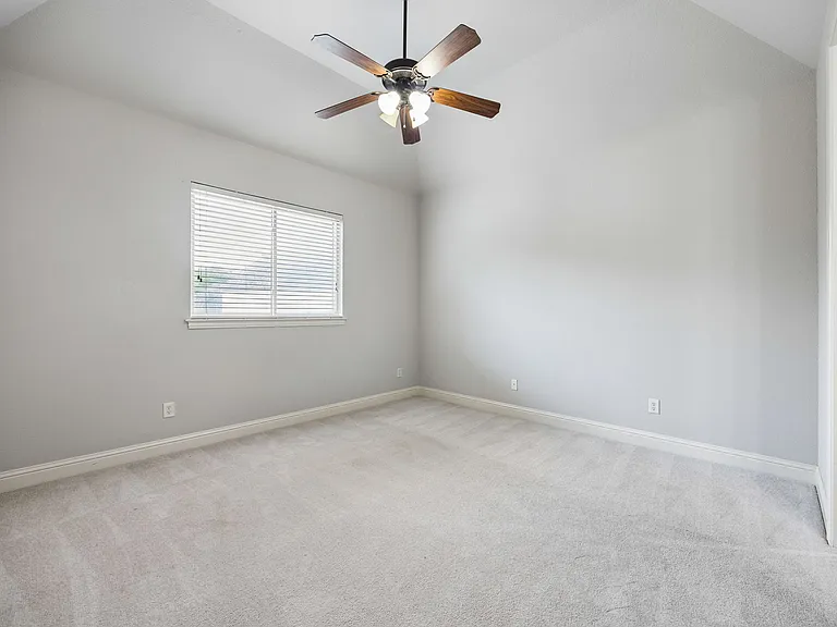 2101 Miracle Point Dr — Photo 21