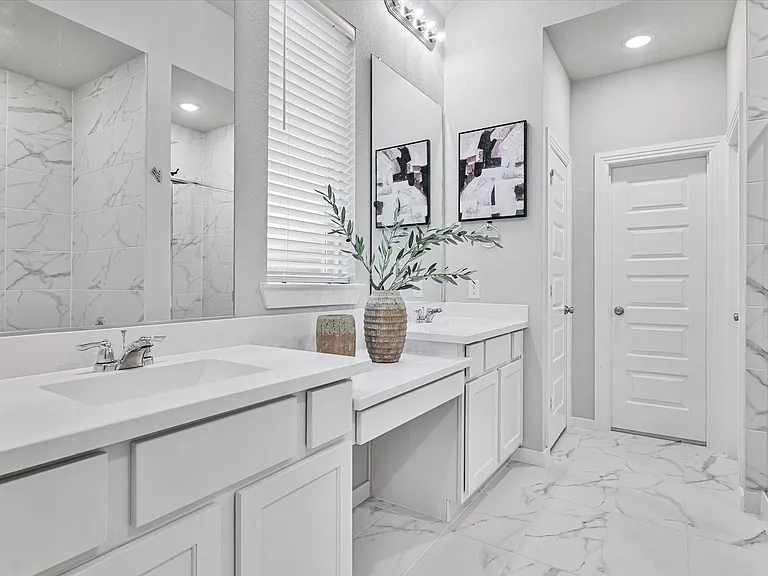 1100 Parkstone Dr — Photo 9
