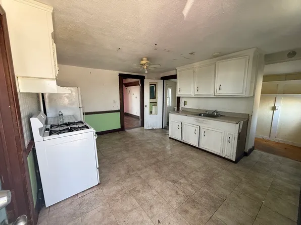 182 E Main St #1, Milford, MA 01757