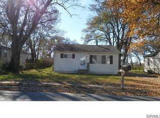 1904 Doris Ave, Cahokia, IL 62206