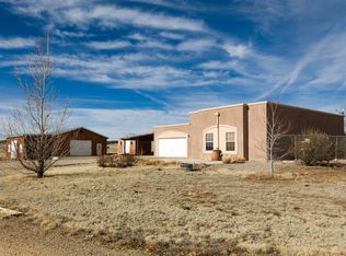 4 Los Castillos, Edgewood, NM 87015