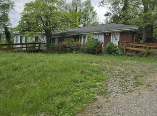130 Sunshine Dr, Rocky Top, TN 37769