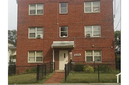6006 Clay St NE #201 Photo 1