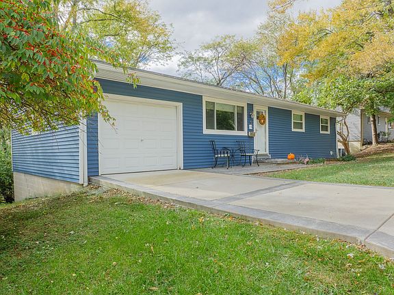3rd image of 5 W Hills Dr