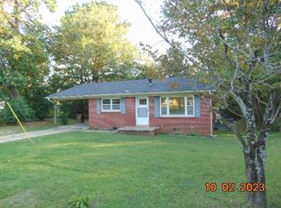 495 Hayes St, Lexington, TN 38351
