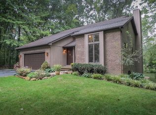 433 Fairwood Rd, Pinckney, MI 48169