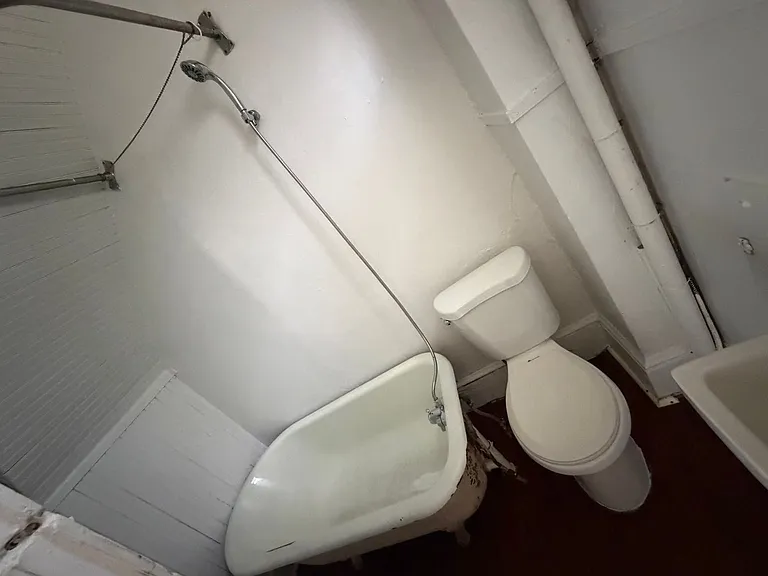 1023 Greenwich St — Photo 11