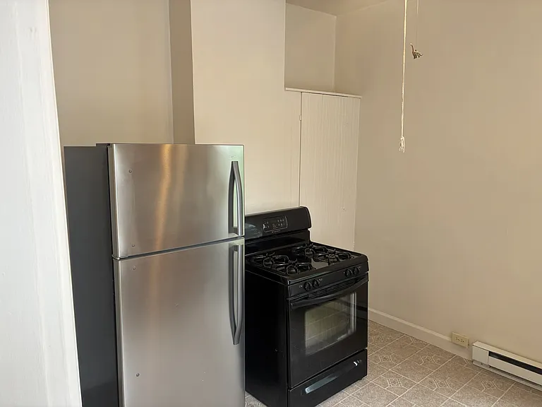 2714 Jefferson Ave — Photo 3