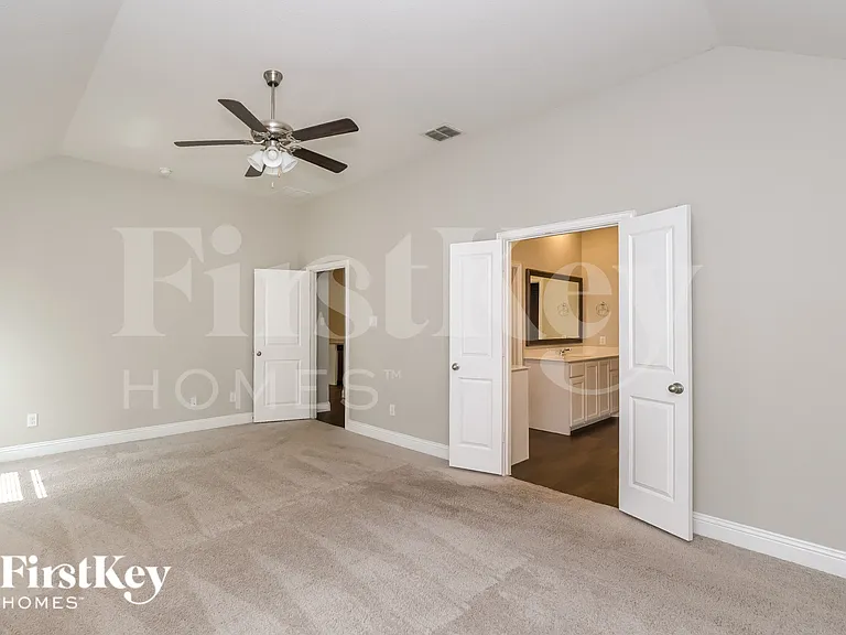 701 Brody Trl — Photo 8