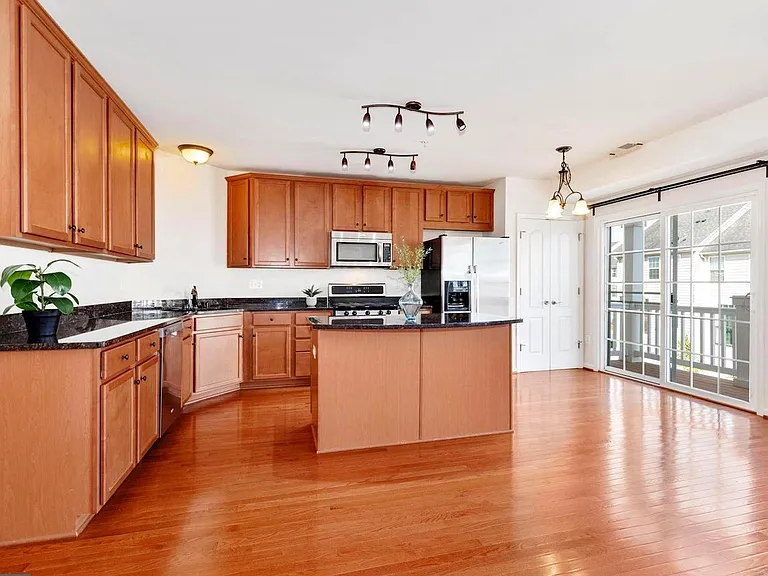 22934 Arora Hills Dr — Photo 5