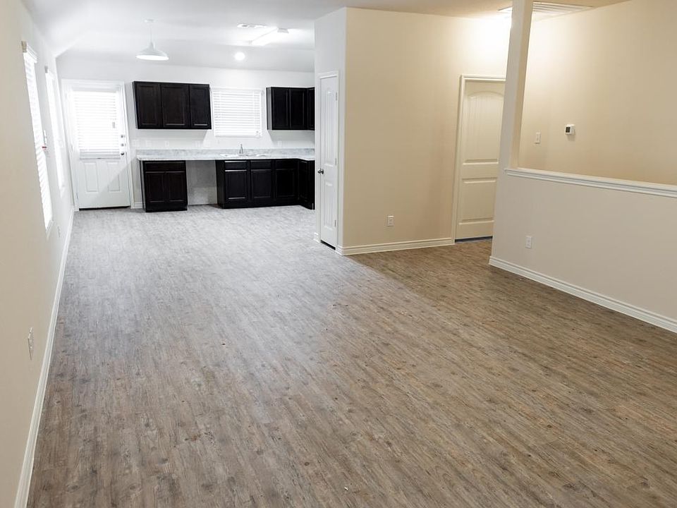 1st image of 1405 Starling Ln