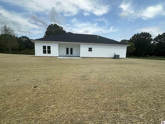 3rd image of 138 Collins Farm Rd