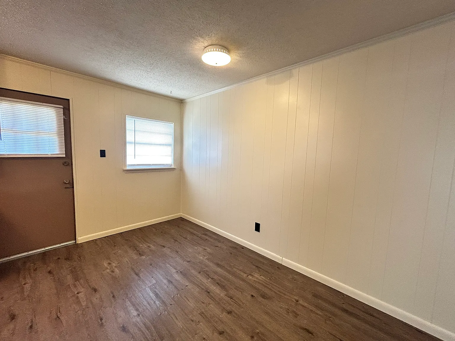 3010/3012 South Holly Street - 3012 — Photo 3