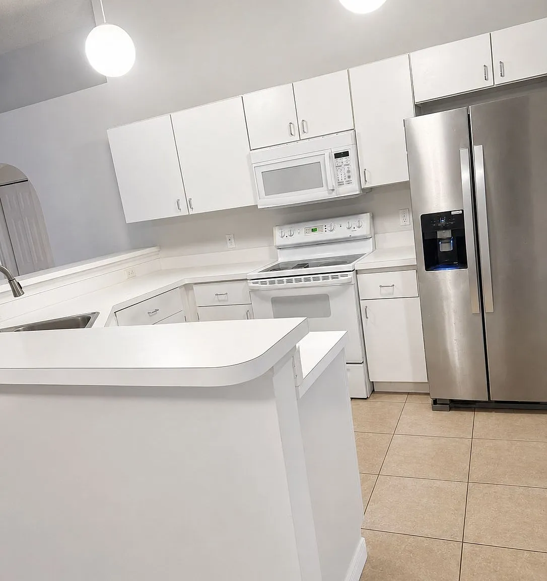 3 bed, 1439 sqft, $2,500 — Photo 2