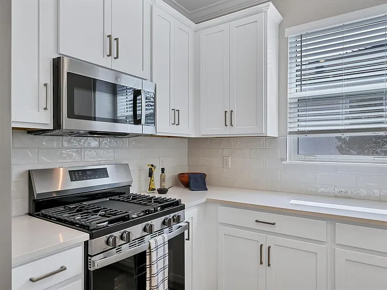 14734 Orrieto Pl — Photo 12