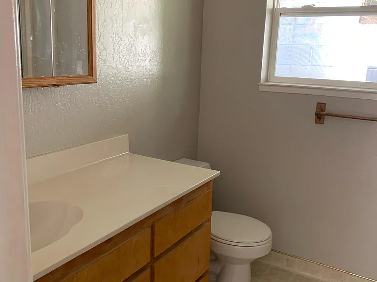 3251 Lake Ave — Photo 10