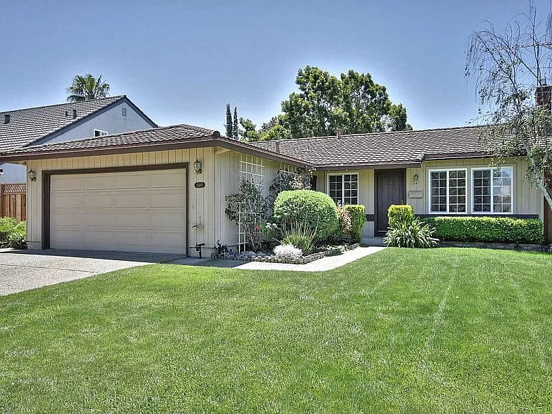 36365 Darvon St photo 1