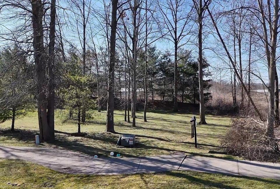 2nd image of 33793 Crown Colony Dr