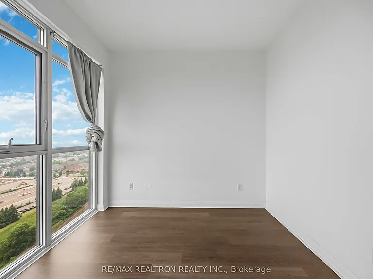 55 Oneida Cres #1904 — Photo 28