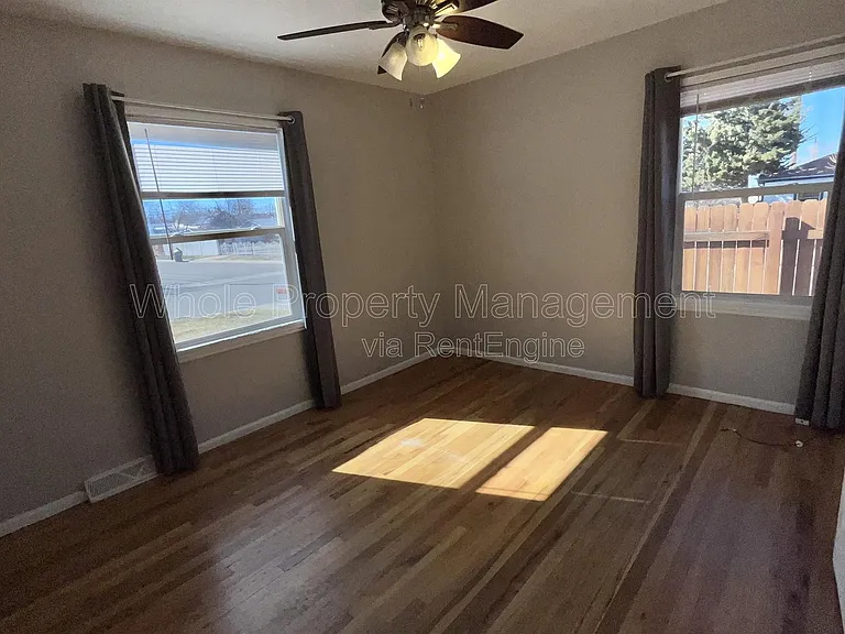 4360 Saint Paul St — Photo 13