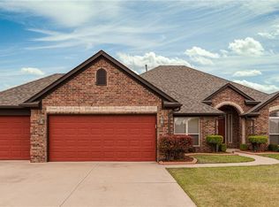 2117 SW 30th St, Moore, OK 73170