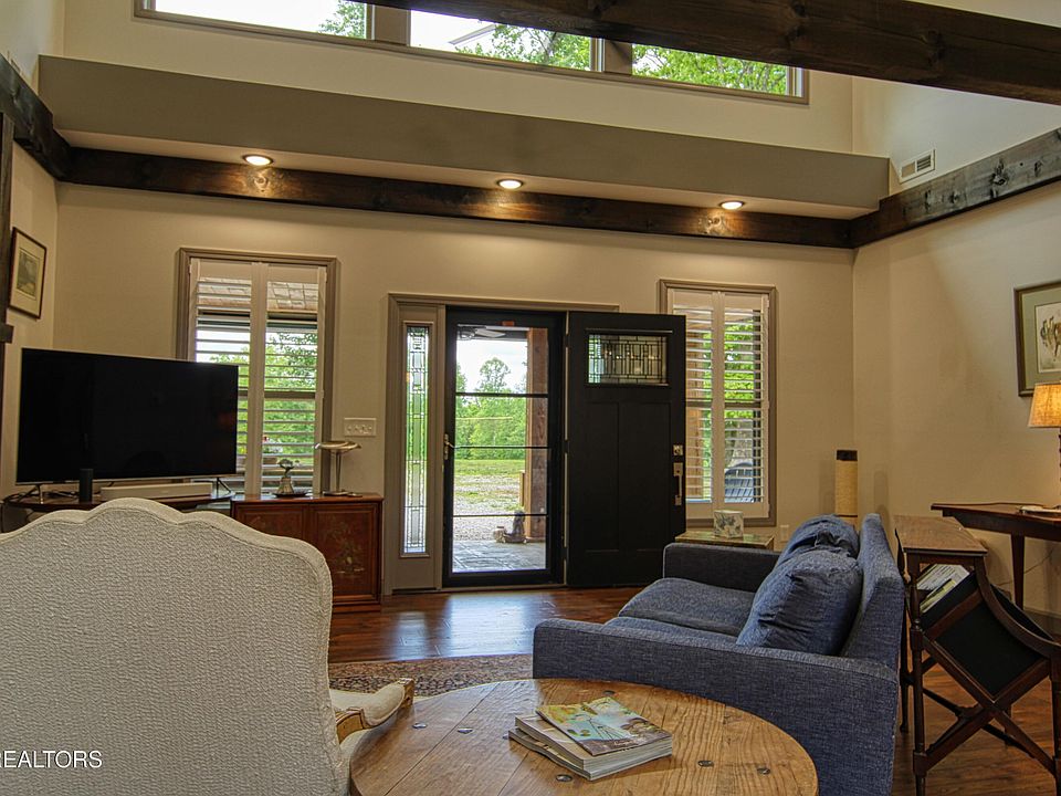 10th image of 279 Crouch Branch Ln