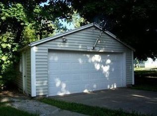 1012 S Main St, Three Rivers, MI 49093