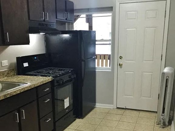 2nd image of 1438 W Argyle St #3S
