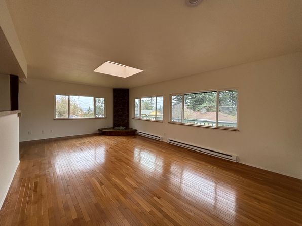 3202 Halverson Ave Unit B