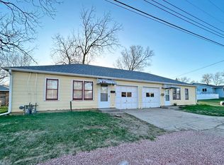 313 W 12th St, Wayne, NE 68787