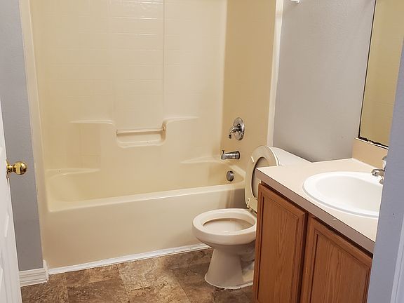 4th image of 308 Ashburton Way