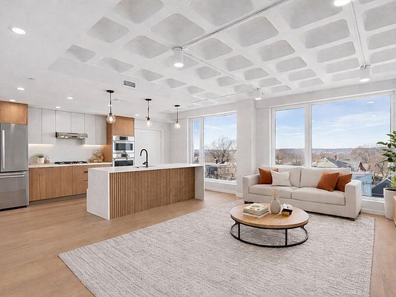 3rd image of 125 Lowell St #503