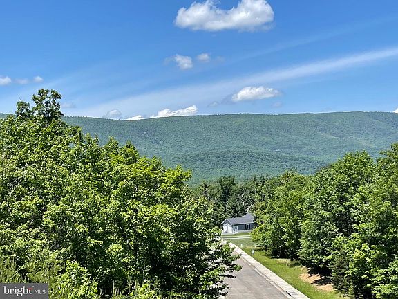 2nd image of 4 Creek Valley Dr