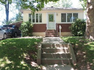 982 Drumgoole Rd W, Staten Island, NY 10312