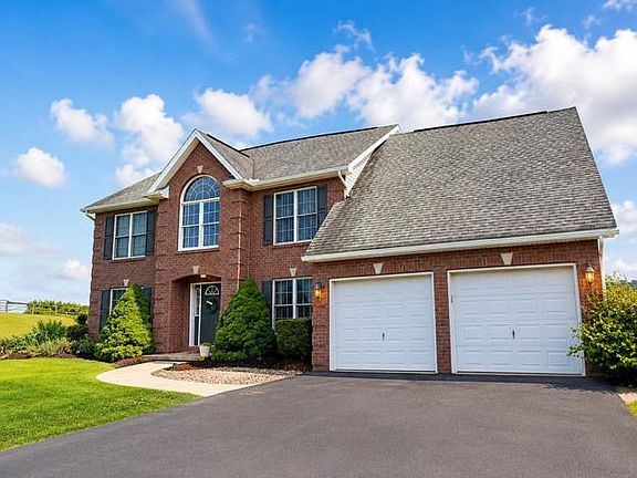 2nd image of 8 Sunshine Cir