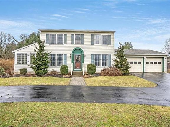 2nd image of 124 Ramblewood Dr
