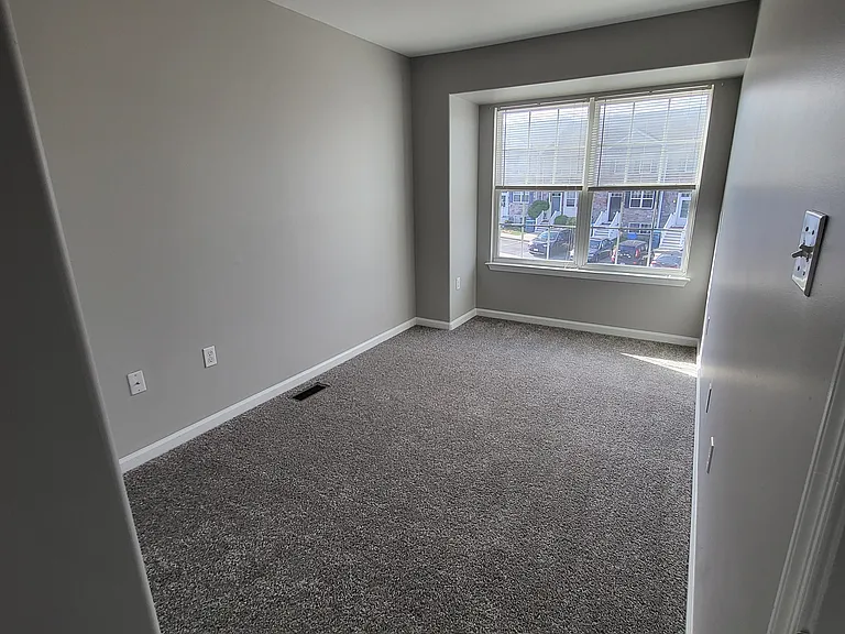 114 Vince Dr — Photo 48