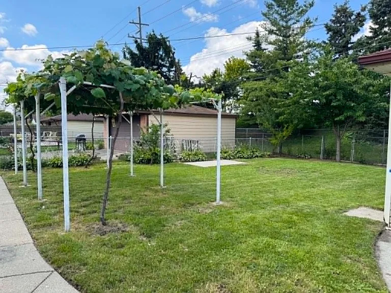 32345 Hawthorne Dr — Photo 50