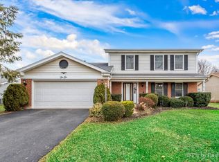 1010 Thornewood Ln, Algonquin, IL