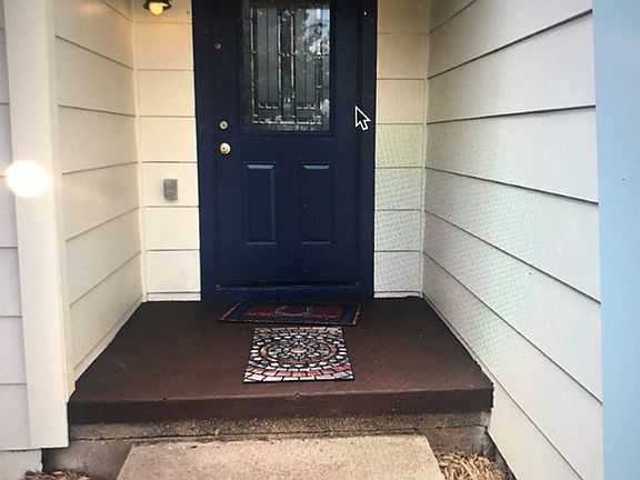 3rd image of 926 Marshall St