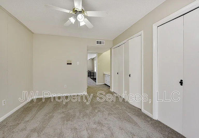 309 Lilac St — Photo 8