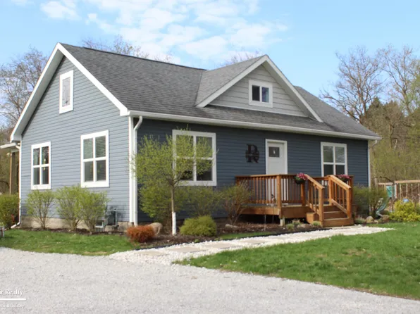 19780 Armada Ridge Rd, Armada, MI 48005