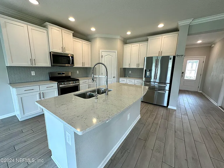 122 Codona Glen Dr — Photo 9
