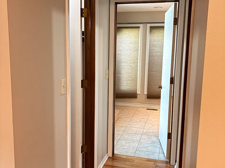 5990 Kirkwall Ct W — Photo 20