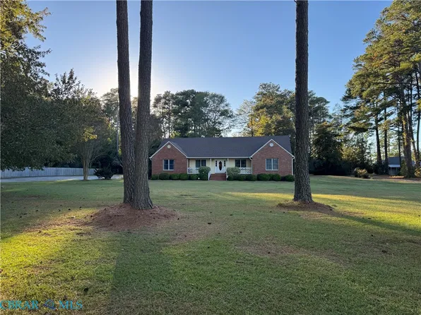 471 Hookemfair Rd, Cobbs Creek, VA 23035